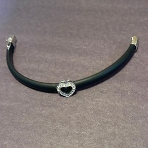Rubber bracelet with rhinestone heart